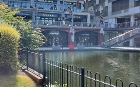 Birmingham Central Canal Side Living